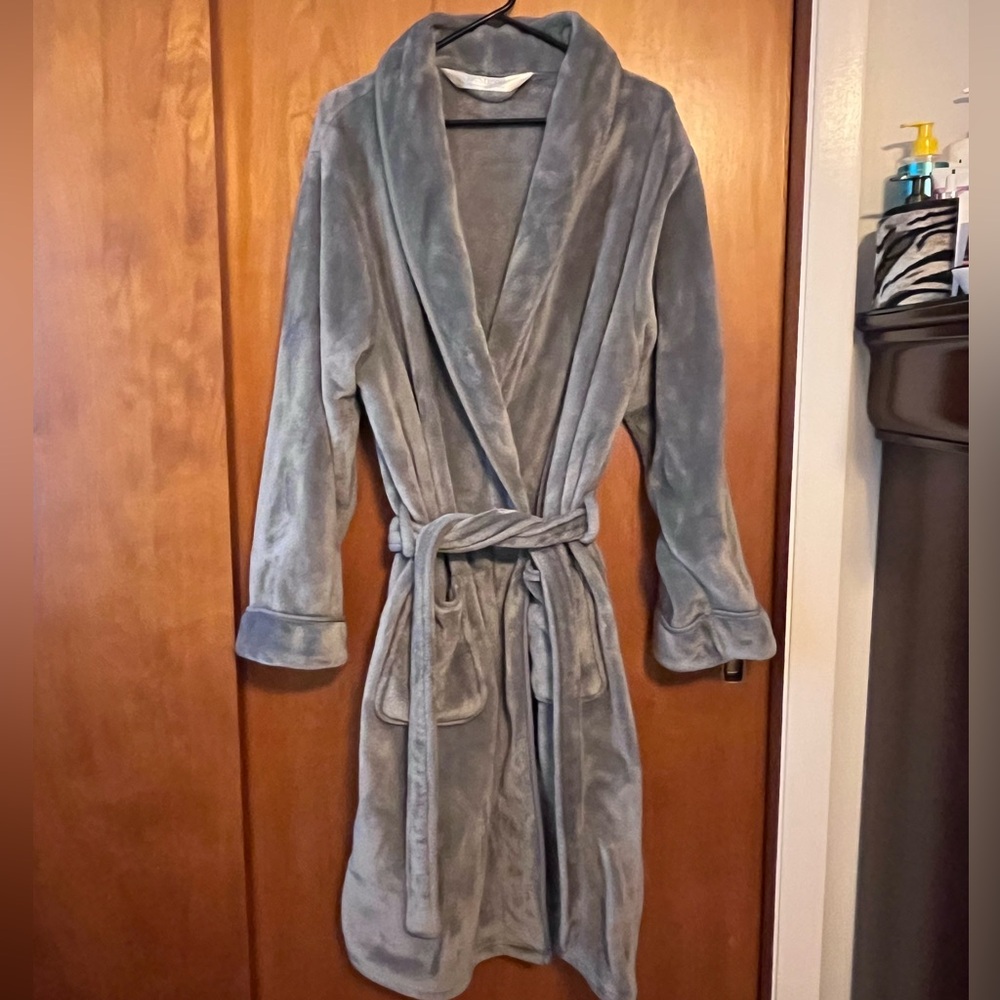 Women's Gray Plush Robe